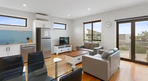 Apollo Bay Seal Apartments - Image 2
