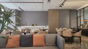 A Courtyard in the City: Tranquil Moments, A Secluded Abode (Liupanshui Wanda Plaza Store) - Image 3
