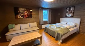 Holiday Suite - Image 2