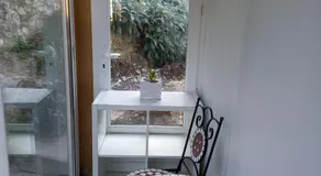 Petit studio parmi les pins et les cypres - Image 2