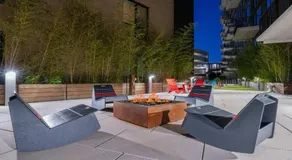 Upscale Midtown Retreat , Free Parking & Close to Mercedes-Benz - Image 5
