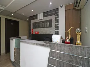 OYO Hotel Platinum Inn - Image 3