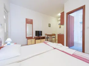 Villa Borna Apartments - Deluxe Studio Apartment 2 Adults - br. 3 - Image 2