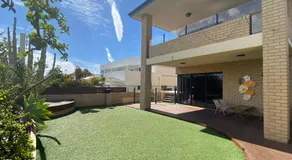 Sunny Ocean View Retreat - Image 5