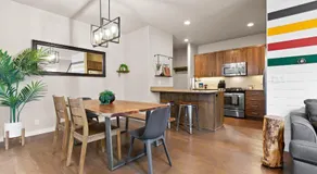 THE PENDLETON - Walkable - Arcade Loft - Modern- Light & Bright - Image 4