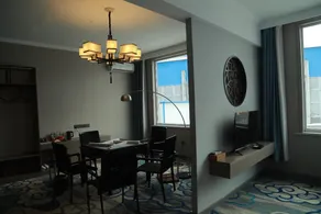 All Seasons Hotel in the Cloud - Image 5