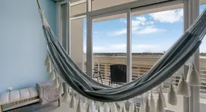 Midtown Miami Getaway-with pool n parking - Image 3