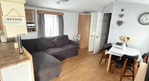 Vacation Escape - Valley Farm -Clacton-on-sea - Holiday Park - Image 2