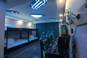 RE MAX Hot Wheat Esports Hotel - Image 5