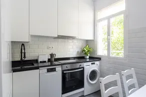 Apartamento de 4 habitaciones en Santander - Image 4