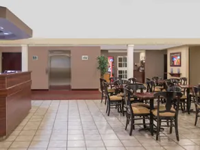 Microtel Inn & Suites by Wyndham Meridian - Image 4