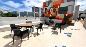 Apartamento de 2 quartos, com piscina e há 10 km de copacabana - Image 4