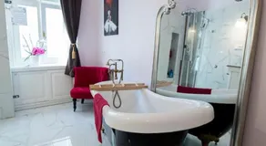 ROOMS in a Luxury designer period apartment in Old Town by presidential palace - Image 2
