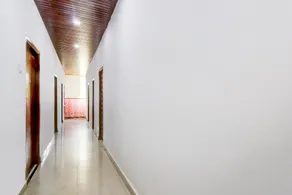 Hotel O by OYO Tara Grand luxury Rooms - Image 5