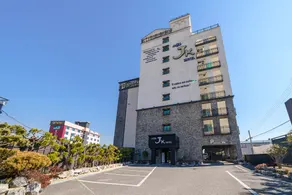 JK Hotel - Image 5