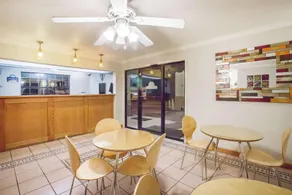 Days Inn by Wyndham Tallulah - Image 3