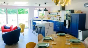 The Wave Cottage - 3 Bedroom with off road Parking for 3 Cars or Vans & EV point - Image 3