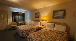 Twin Pine Motel - Image 2