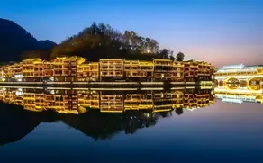 Fenghuang Ancient Town Lazy Cat Riverside Inn - Image 4