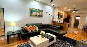 Modern Cozy Huge Balcony in Heart of Passyunk - Image 2