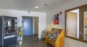 Motel 6 Omaha - IAT West - Image 2