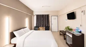 Capital O 75406 Hotel M Rojana - Image 2