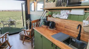 GiGi's Horsebox - Image 3