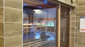 Homely 3 Bedroom Caravan in Cirencester - Image 4