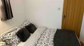 Studio flat with private entrance - Image 2