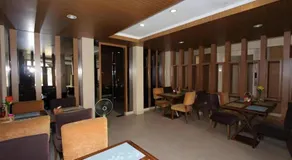 Honey Lodge - Image 4