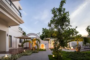 Sanya Haishi Pool Design Homestay (West Island Tourist Scenic Area) - Image 4