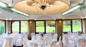 Park Villa Hotel - Image 2