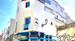 The Island Hostel & Café - Image 4