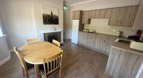Yeats Lodge Self catering Apartment and Bar - Image 3