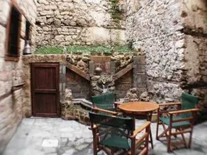 Varosi Guesthouse - Image 3