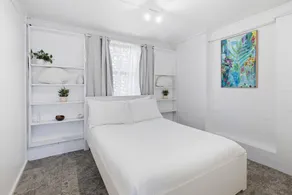 Coastal Escape with Courtyard and Parking - Image 2