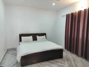 POP 84172F Rishabh Homestay - Image 2