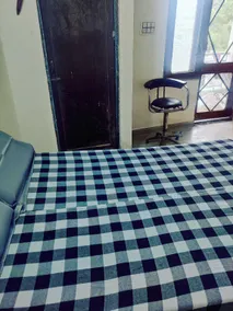 Hotel O Helooeesh Rooms Near Johari Enclave Metro Station - Image 3