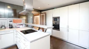 Luxurious Penthouse - Image 4