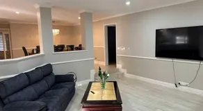 Spacious bright home close to shops and cafe's - Image 2