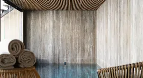 Villa cœur de ville avec piscine - Image 2