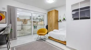 Bright Studio with private balcony ,15 Min to Valletta - Image 2