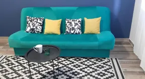 Home away from home with private parking - Image 3