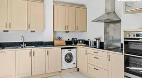 The Penthouse 3 Bedroom Apartment by Sambridge Stays - Image 4