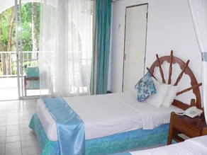 Plaza Beach Hotel - Image 2