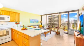 High-floor condo with beach access & skyline views - Image 2