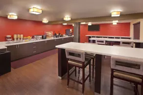 Red Lion Inn & Suites Federal Way - Image 3