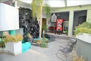 Hotel Laguna Inn - Image 2