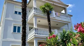 VeLa Apartments - Image 2
