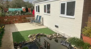 Bob's House quiet retreat with large shared garden - Image 3